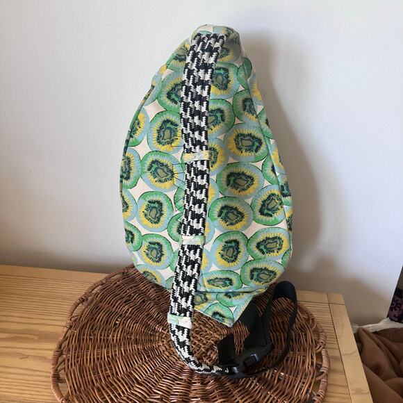 KAVU Rope Sling Bag Kiwi Print Backpack Hiking Travel Outdoor Adjustable Strap - Picture 4 of 10